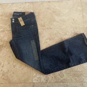 AE Low rise Dark wash Size 6